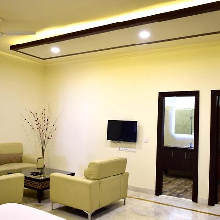 When In Gurgaon - Artemis Hospital 1 Min Walk, Fortis & Medanta 4 Mins Drive Esterno foto