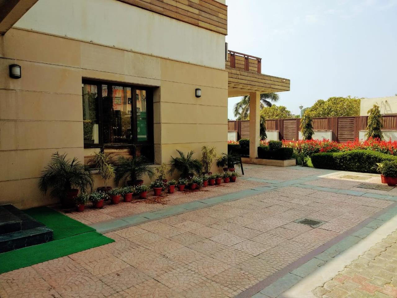 When In Gurgaon - Artemis Hospital 1 Min Walk, Fortis & Medanta 4 Mins Drive Esterno foto