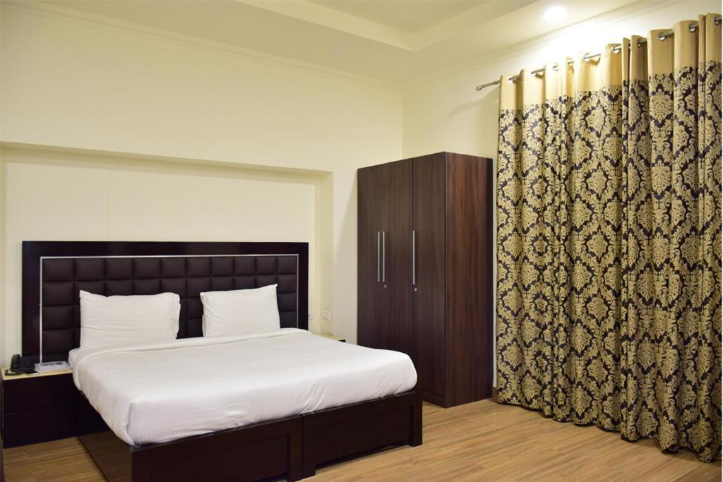 When In Gurgaon - Artemis Hospital 1 Min Walk, Fortis & Medanta 4 Mins Drive Esterno foto